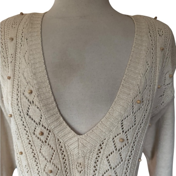 1980s Jantzen Eyelet Wooden Beaded V-Neck Sweater - Picture 2 of 5